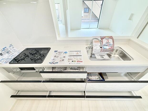 【キッチン】■家族の絆を深める、温もりのあるキッチン