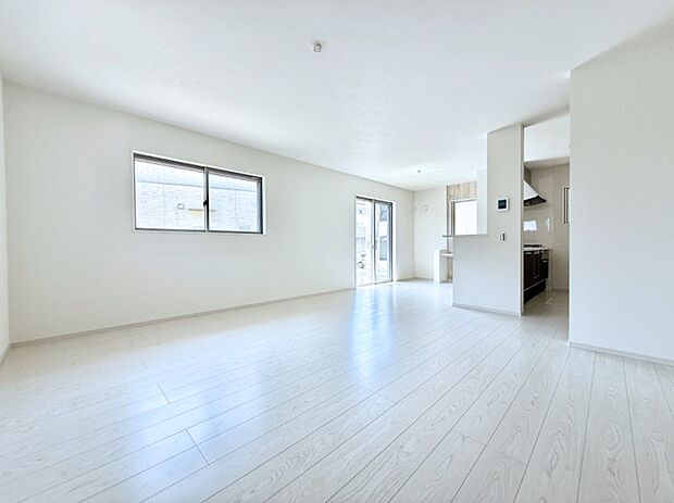 【ダイニング】■温もりを感じる、居心地のいいリビング