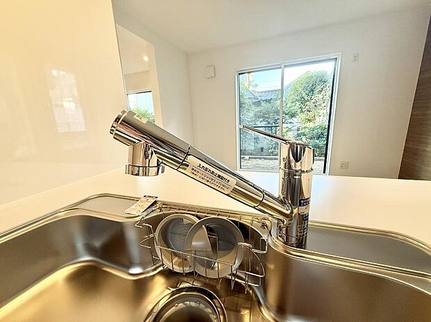 【浄水器】■清潔でおいしい水を手軽に供給してくれます