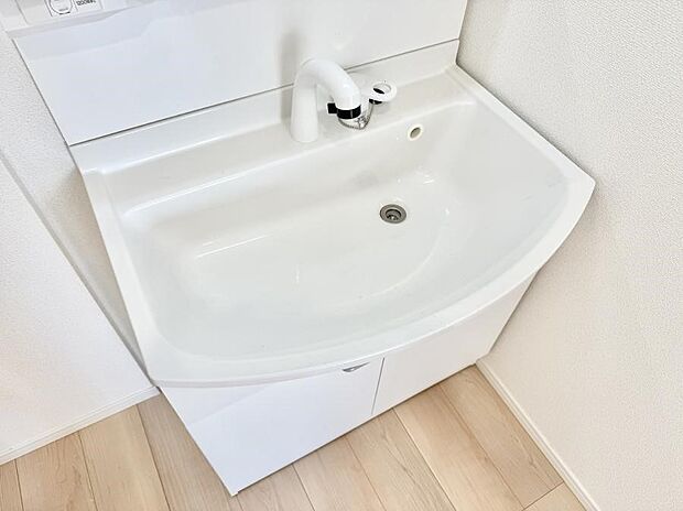 【浄水器】■清潔でおいしい水を手軽に供給してくれます