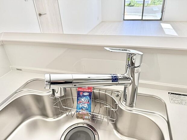 【浄水器】■清潔でおいしい水を手軽に供給してくれます