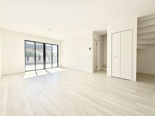 【ダイニング】■ふとした瞬間に幸せを感じる、心地よい場所