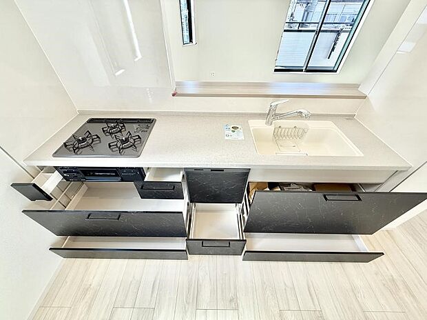 【キッチン】■家族の絆を深める、温もりのあるキッチン