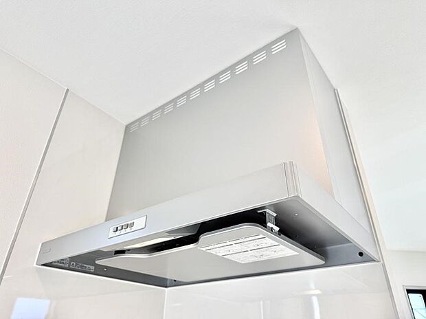 【レンジフード】■調理時の蒸気や匂いが換気扇に誘導され、効率的に排煙ができます。