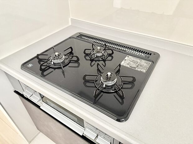 【3口ガスコンロ】■一度に多くの料理ができ便利で効率的