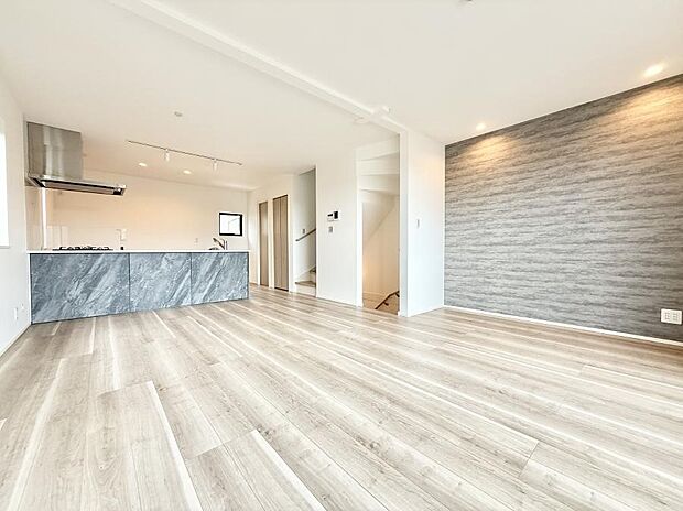 【リビング】■くつろぎと笑顔が集まる、心温まるリビング