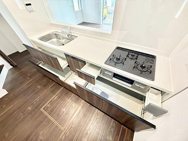 【キッチン】■家族の絆を深める、温もりのあるキッチン