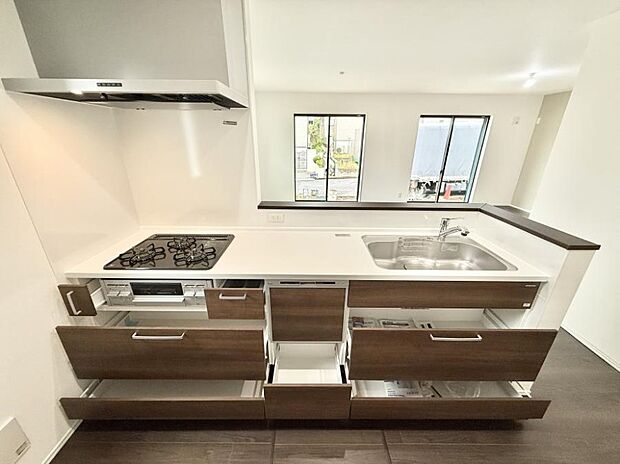 【キッチン】■シンプルで機能的、毎日使いやすいキッチン