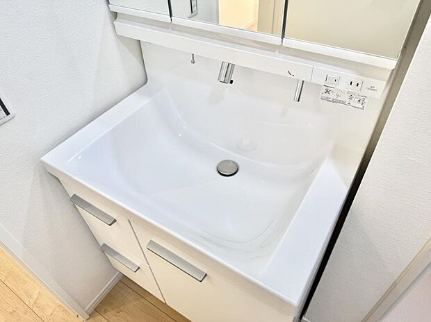 【ハンドシャワー付洗面台】■手洗いや顔を洗う時も快適に使える便利なシャワー