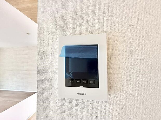 【TVモニター付インターフォン】■訪問者を確認できて安心感が増します