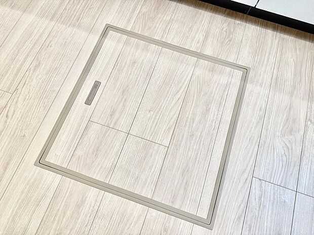 【床下収納】■隠れた収納スペースで家全体がスッキリ