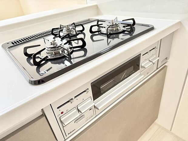 【3口ガスコンロ】■一度に多くの料理ができ便利で効率的