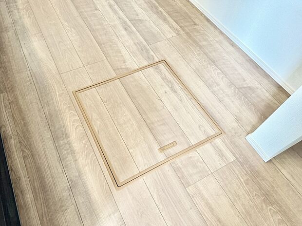 【バルコニー】■ 季節の移ろいを感じられる開放的な空間です