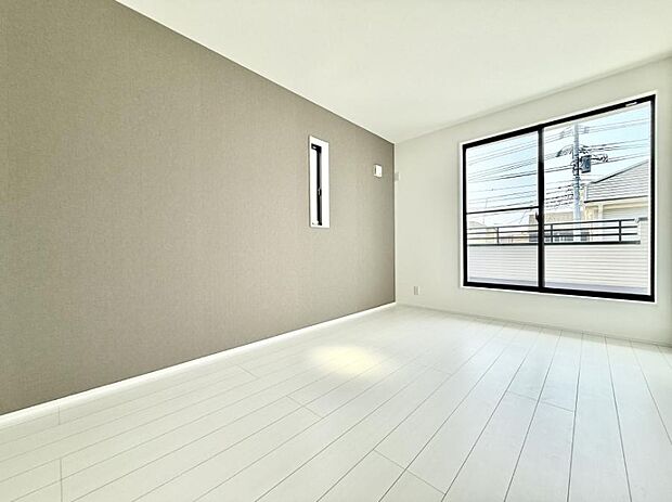 【リビング以外の居室】■清潔感あふれるお部屋で毎日を快適に過ごせます