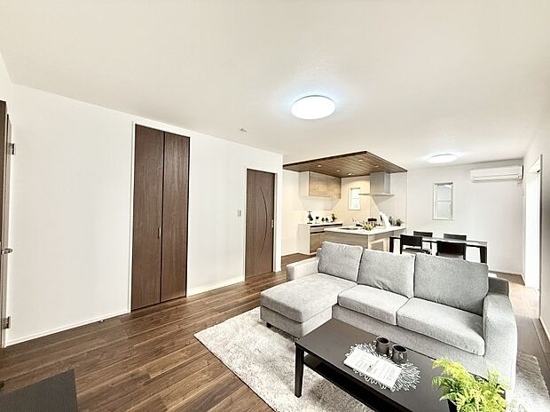 【リビング】■自然と会話が生まれる、心地よいひととき