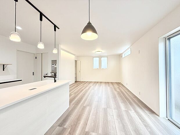 【ダイニング】■家族の笑顔があふれる、くつろぎの空間