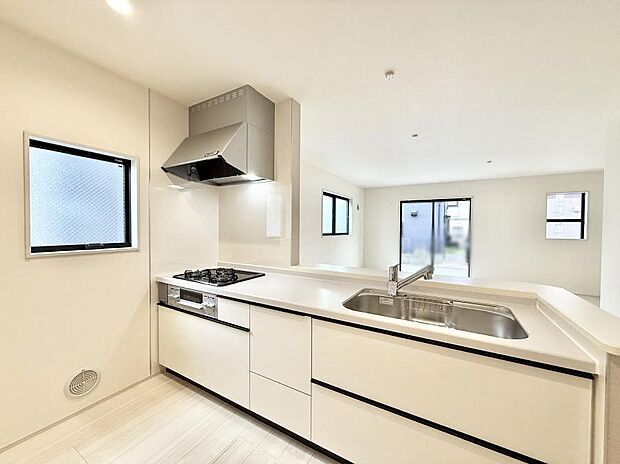 【ダイニングキッチン】■キレイに片付く、使いやすいキッチン