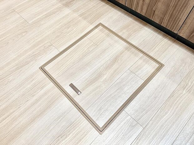 【床下収納】■隠れた収納スペースで家全体がスッキリ