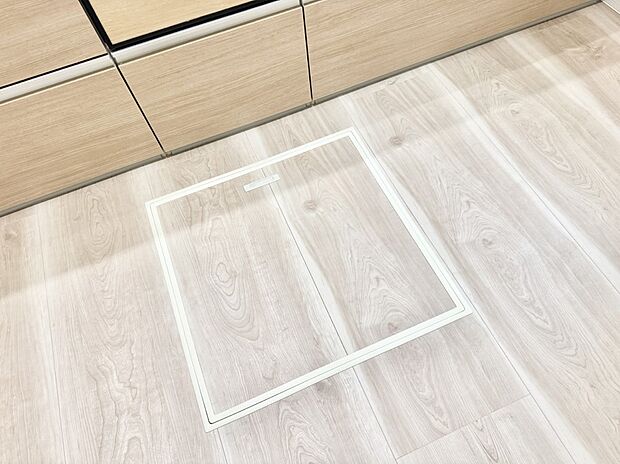 【床下収納】■隠れた収納スペースで家全体がスッキリ