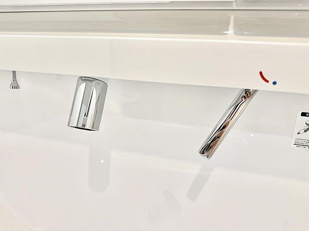 【ハンドシャワー付洗面台】■手洗いや顔を洗う時も快適に使える便利なシャワー