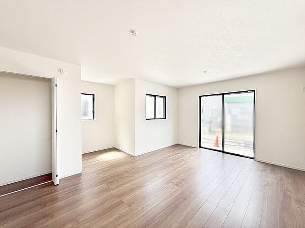 【ダイニング】■家族の笑顔があふれる、くつろぎの空間