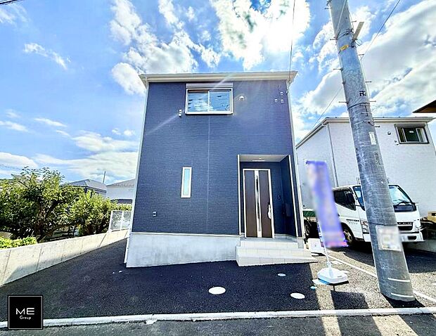 【現地外観写真】■暮らしを彩る充実した設備仕様が備わった住まい