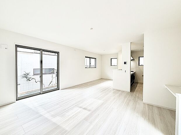 【リビングダイニング】■シンプルだけど贅沢、大切な人と過ごす心がほどける空間