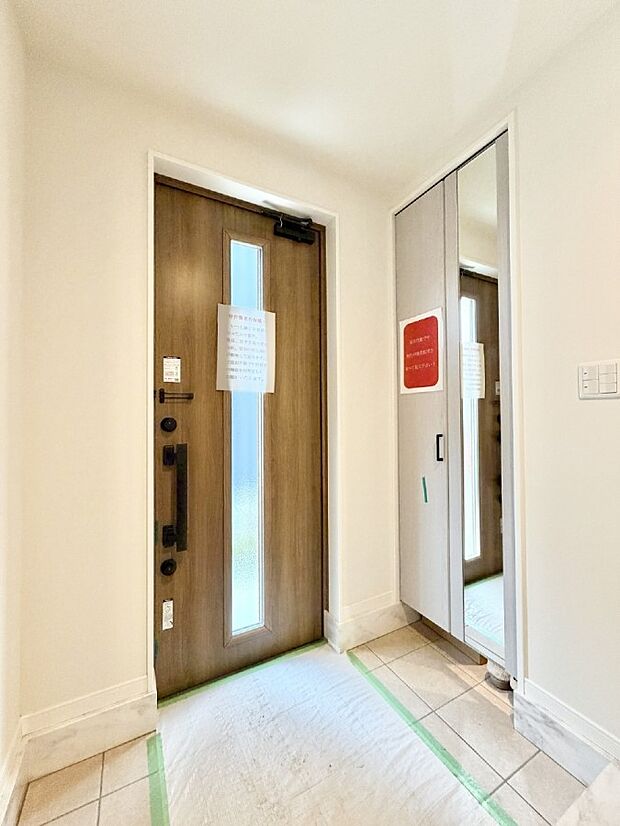 【玄関】■ ここから始まる一日、すっきり整った玄関