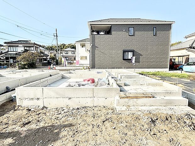 【現地外観写真】■家族みんなが笑顔で過ごせる、安心感のある住まい