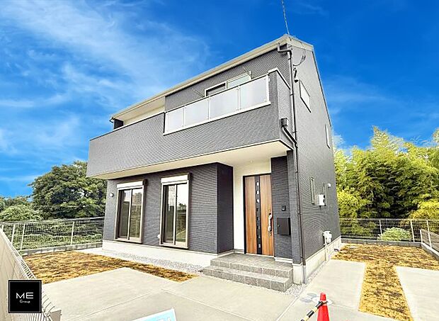 【現地外観写真】■家族みんなが笑顔で過ごせる、安心感のある住まい