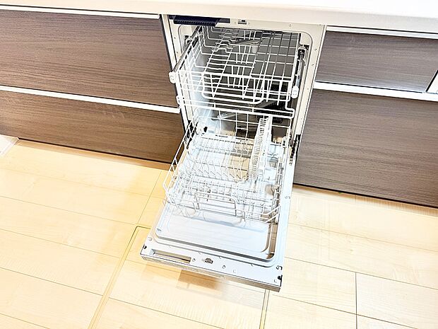 【食洗機】■食後の片づけも食洗器があれば時短に。ご家族との時間を増やせます