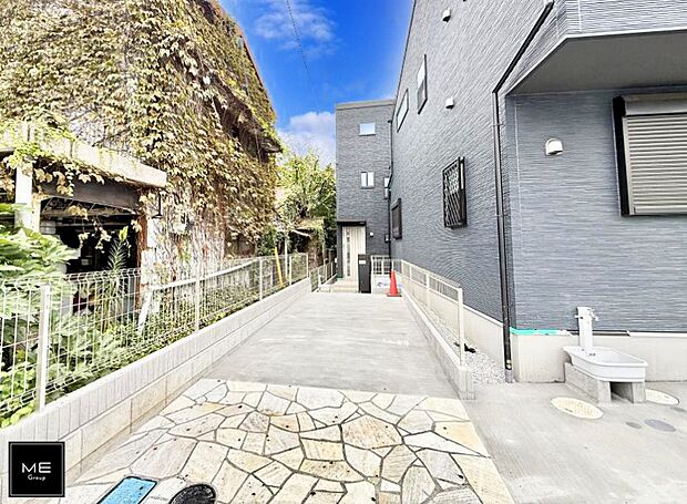 【現地外観写真】■暮らしを豊かにする充実した仕様設備で快適に