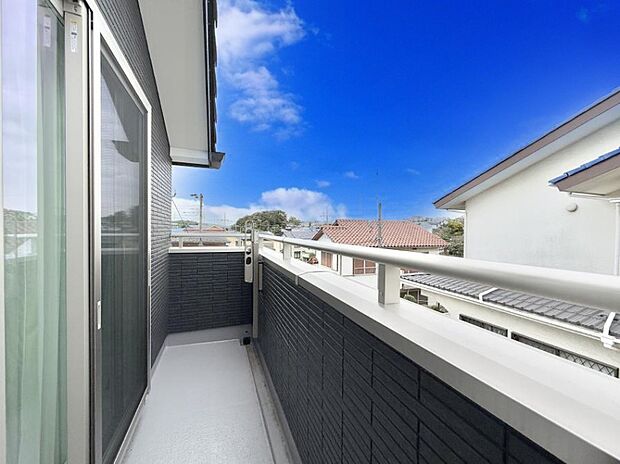 【バルコニー】■ 空を眺めながら、ほっと一息つける特別な空間