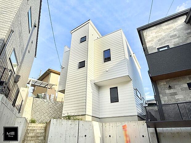 【現地外観写真】■家族みんなが笑顔で過ごせる、安心感のある住まい