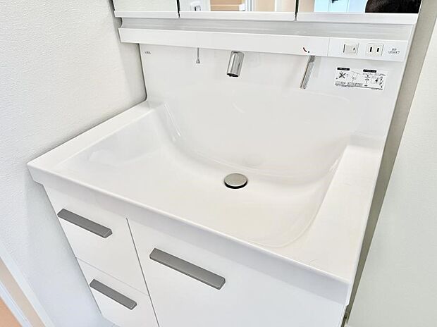 【ハンドシャワー付洗面台】■手洗いや顔を洗う時も快適に使える便利なシャワー