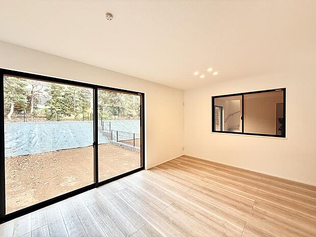 【ダイニング】■ふとした瞬間に幸せを感じる、心地よい場所