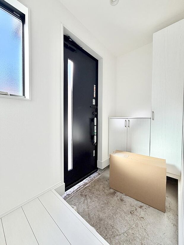 【玄関】■ ここから始まる一日、すっきり整った玄関