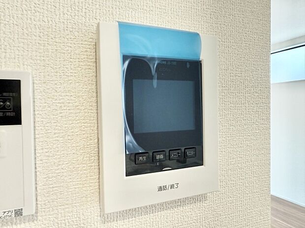 【TVモニター付インターフォン】■訪問者を確認できて安心感が増します