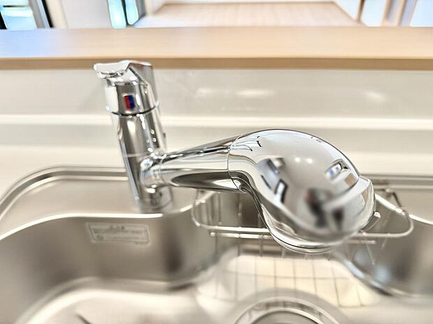 【浄水器】■清潔でおいしい水を手軽に供給してくれます