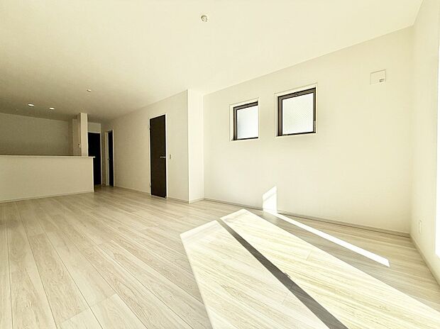 【リビングダイニング】■シンプルだけど贅沢、大切な人と過ごす心がほどける空間