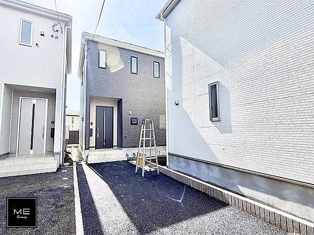 【現地外観写真】■家族の未来を優しく包み込む新しい住まい