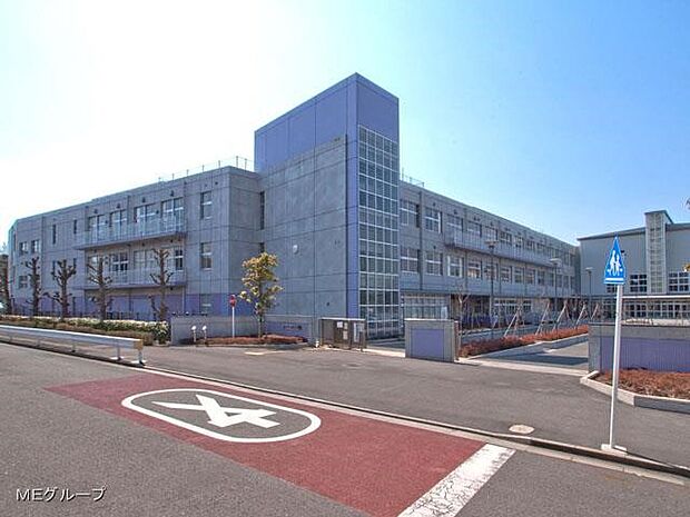 藤沢市立善行小学校（約1,400m・徒歩18分）