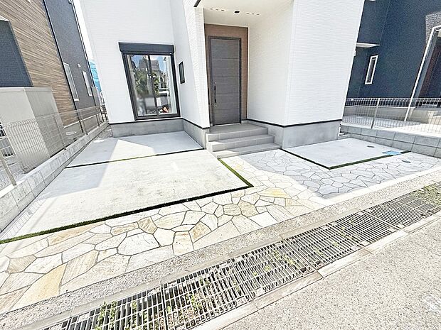 【駐車場】■自宅にある駐車スペースなので安心ですね