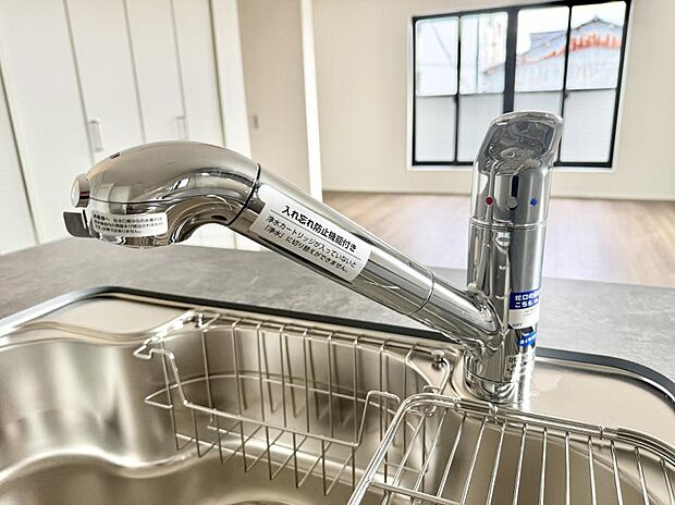 【浄水器】■不純物をしっかり除去して安心して飲めます