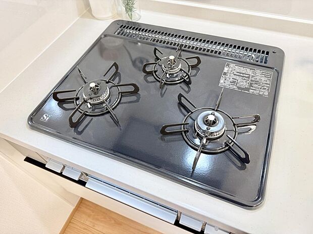 【3口ガスコンロ】■複数の鍋が同時に使えますね