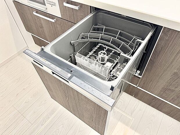 【食洗機】■食後の片づけも食洗器があれば時短に。ご家族との時間を増やせます