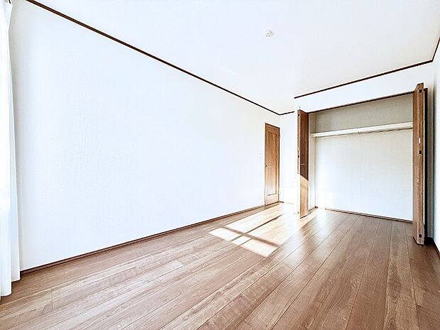 【洋室】■自分だけのスペース どんなお部屋にするかとっても楽しみですね