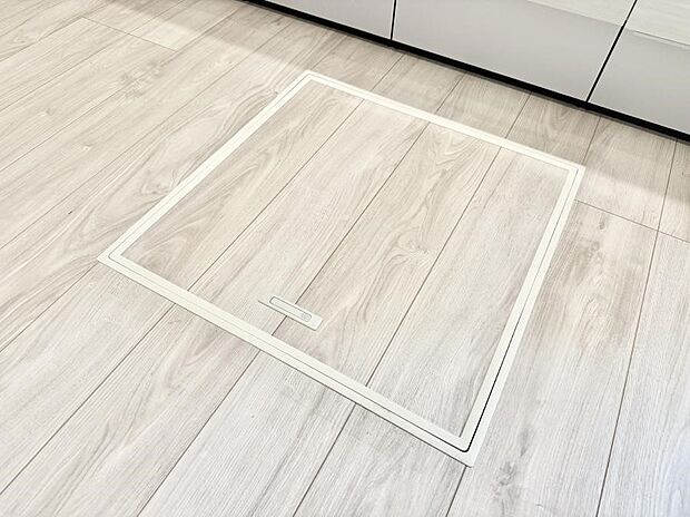 【床下収納】■隠れた収納スペースで家全体がスッキリ