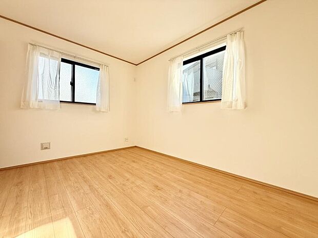 【リビング以外の居室】■清潔感あふれるお部屋で毎日を快適に過ごせます