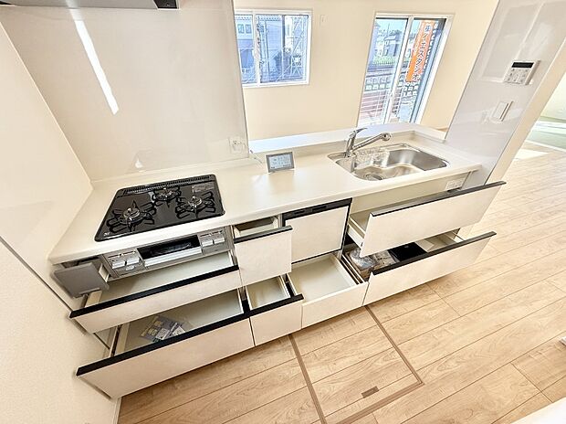 【キッチン】■家族の絆を深める、温もりのあるキッチン